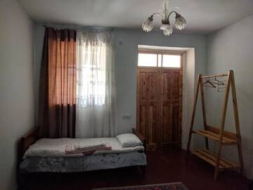 Фото номера Трехместный номер Гостевой дом Tatev Guest House г. Татев 9